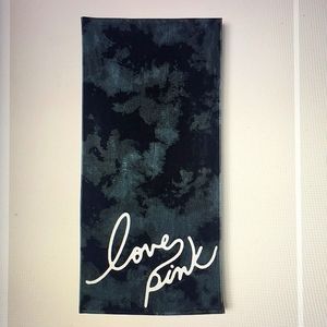 PINK VICTORIA’S SECRET BEACH TOWEL (NWT)